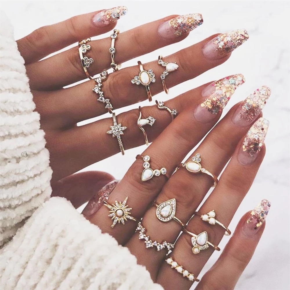 NEW 🌸 16 Piece Gold Boho Midi Ring Set